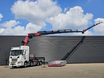 Scania R590 V8 8x2 / HMF 9520 CRANE - JIB - WINCH / TRACTOR